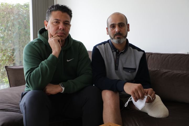 Manuel Martinez and Abdallah Lahlali, survivors of the attacks in Brussels, on March 18, 2021 in the suburbs of Brussels (Belgium). (VALENTINE PASQUESOONE / FRANCEINFO) 