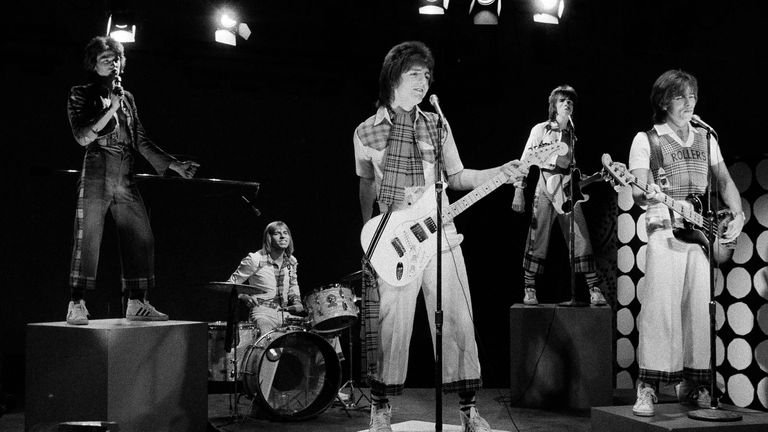 Scottish pop group The Bay City Rollers are seen performing during the recording of a New York City Child & # 39;  television program "Wonderama," January 16, 1976 (AP Photo / Marty Lederhandler)