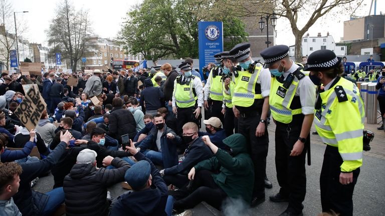 Chelsea fans stage protests against club's plan to join controversial European Super League