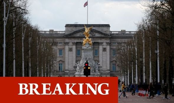 Man with ax arrested in central London