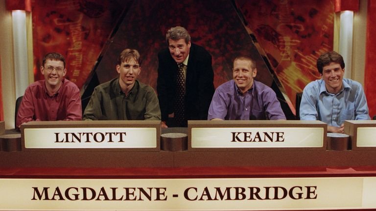 Jeremy Paxman pictured presenting the College Challenge in 2000. Image: Shutterstock