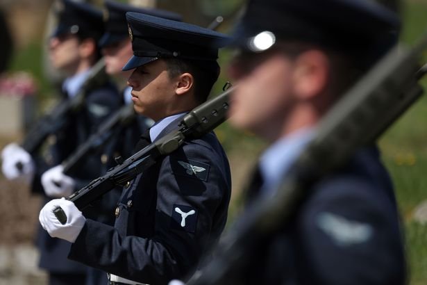 Sgt Vout received a guard of honor on his last trip