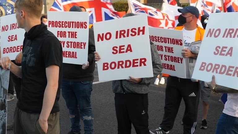 Loyalist protesters oppose idea of ​​Irish Sea border 
