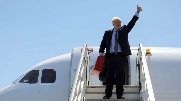 Boris Johnson arrives in Cornwall for the G7 summit by private plane.  Pic Twitter / @ BorisJohnson