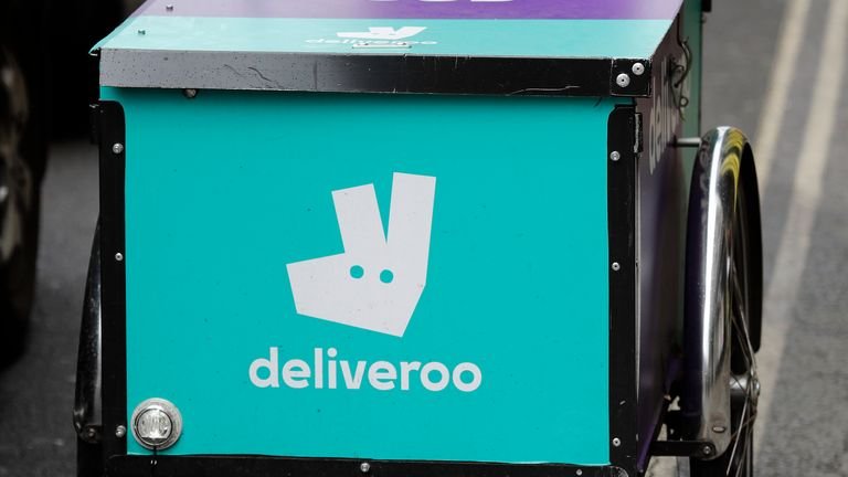 Deliveroo runners must be rewarded with cash payments of up to £ 10,000 on the day of entry.  Photo: AP
