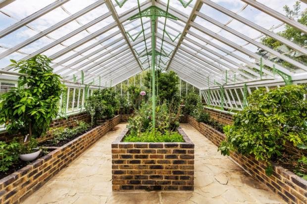 L'Argus: The A has a nice greenhouse