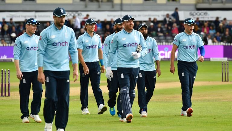 England players leave the pitch at the end of the Sri Lankan innings in the third one-day international cricket match between England and Sri Lanka, at Bristol County Ground in Bristol.