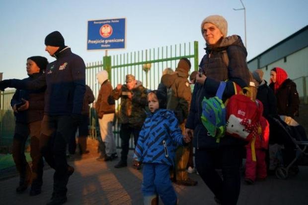 The Argus: Ukrainian refugees reach the Polish border