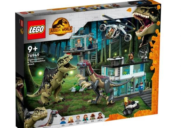 Times Series: LEGO® Giganotosaurus & Therizinosaurus Attack.  Credit: LEGO