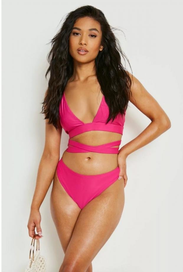 Times Series: Crossover bikini with small plunging neckline (Boohoo)