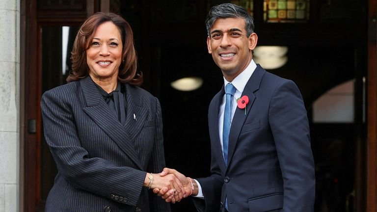 Britain&#39;s Prime Minister Rishi Sunak welcomes U.S. Vice President Kamala Harris at the AI Safety Summit in Bletchley Park, near Milton Keynes, Britain, November 2, 2023. REUTERS/Toby Melville/Pool