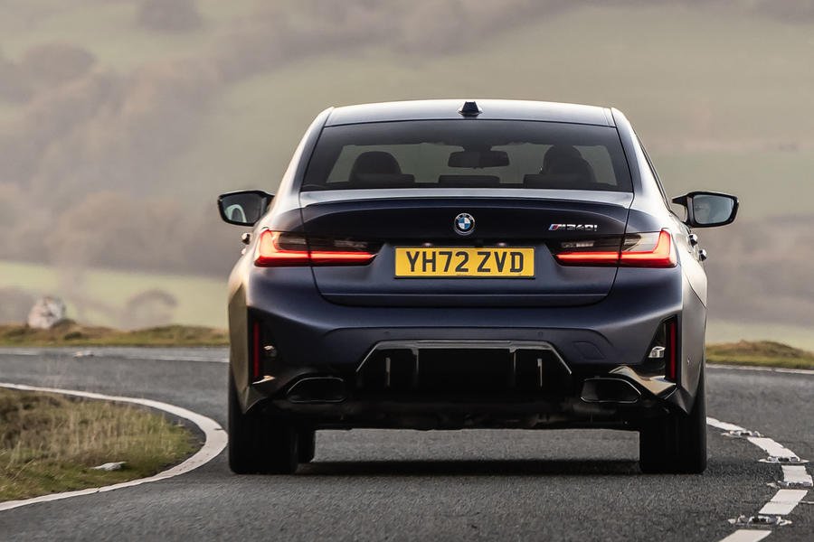 BMW M340i – rear tracking
